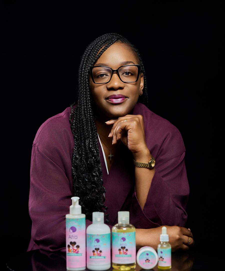 Ludmilla, fondatrice de L'Hair Afro, avec la gamme Afro Kids